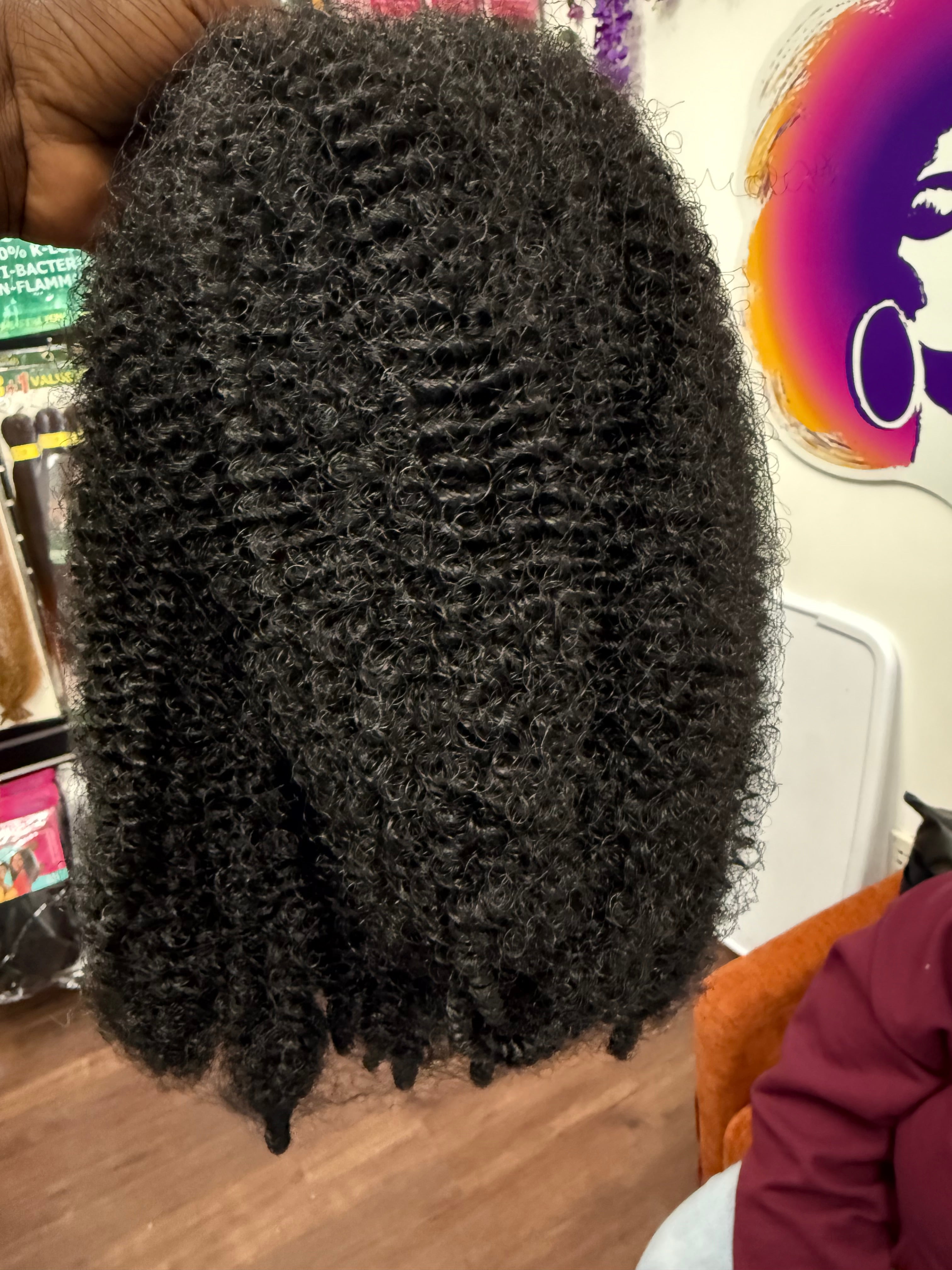 Kinky ponytail