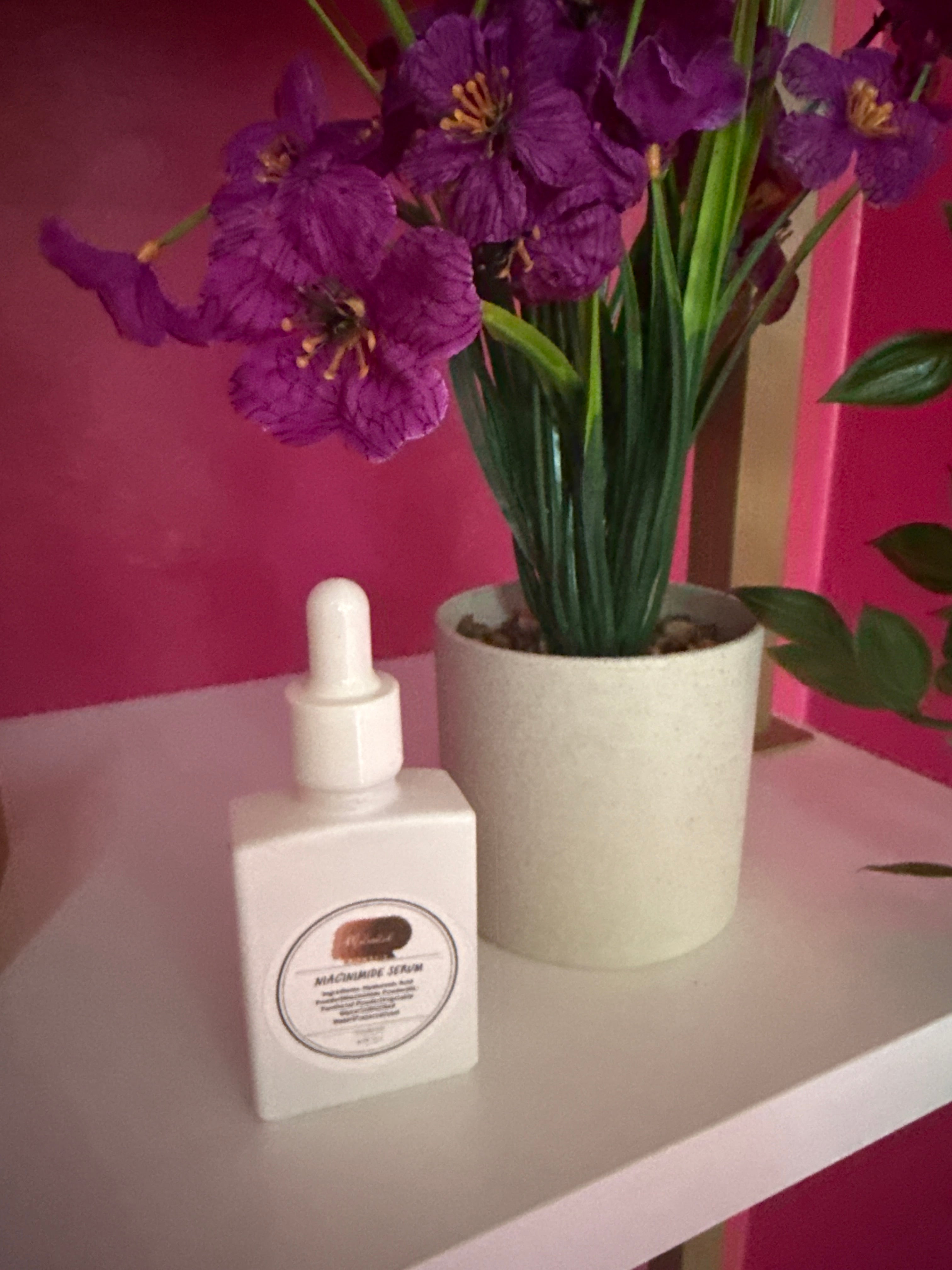 Niacinamide Serum Bottle